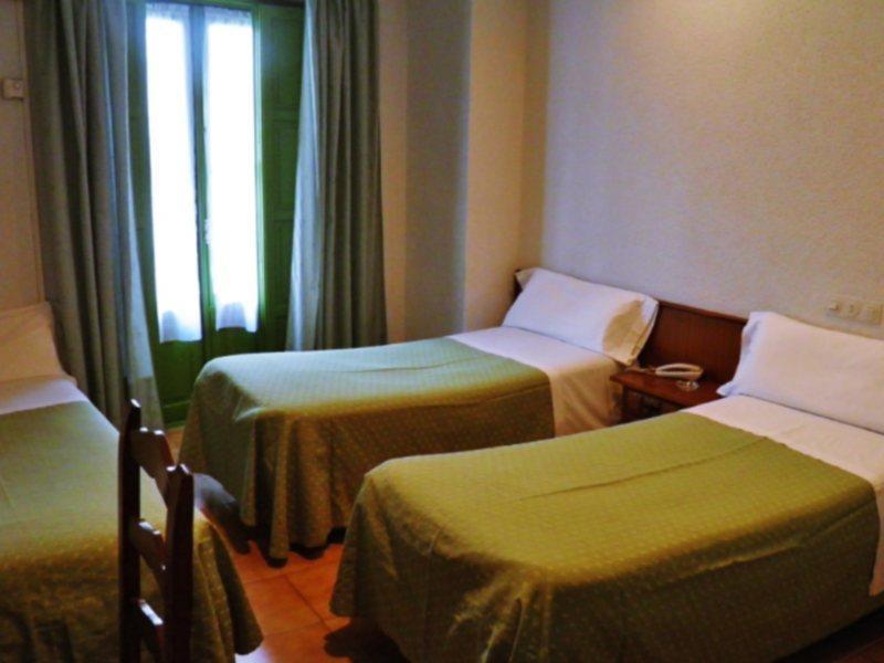 Nuria Hostal Madrid Exterior foto